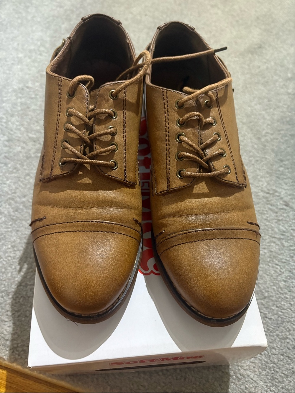 Women’s Casual Tan Leather Derby Shoes with Cap Toe